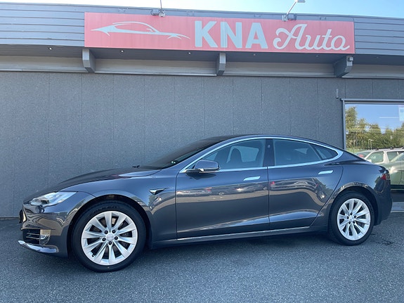 Tesla Model S 3 of 5