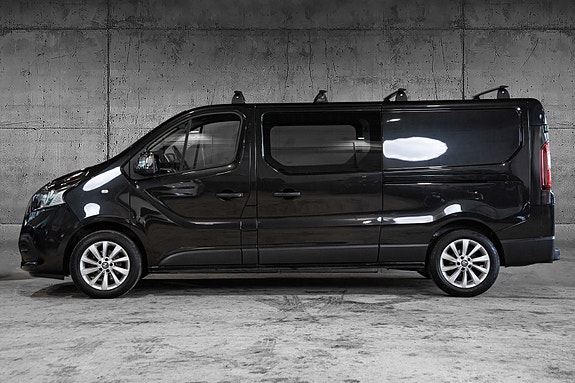 Nissan NV300 3 of 5