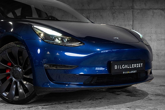 Tesla Model 3 3 of 5