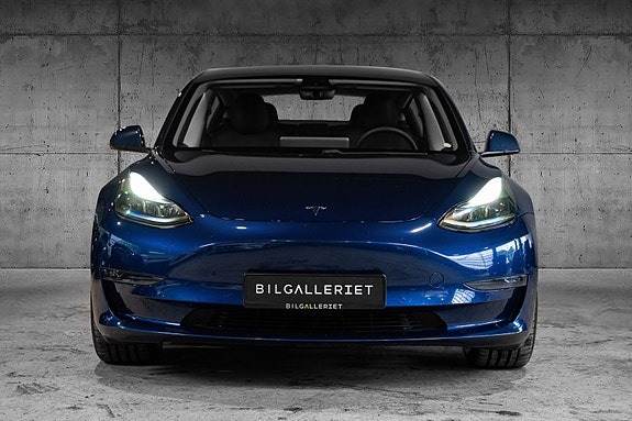 Tesla Model 3 2 of 5