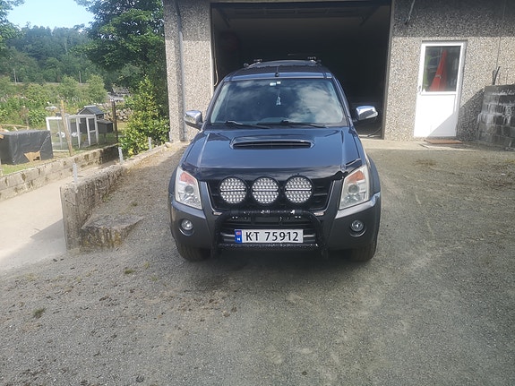 Isuzu D-max 2 of 5