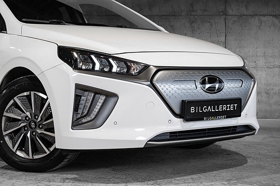 Hyundai IONIQ 3 of 5