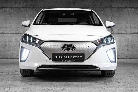 Hyundai IONIQ 2 of 5