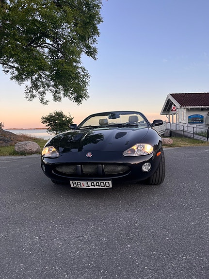 Jaguar XKR 2 of 20