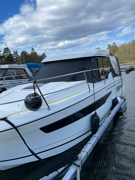2018 Jeanneau Merry 895 Cruiser 3 of 5