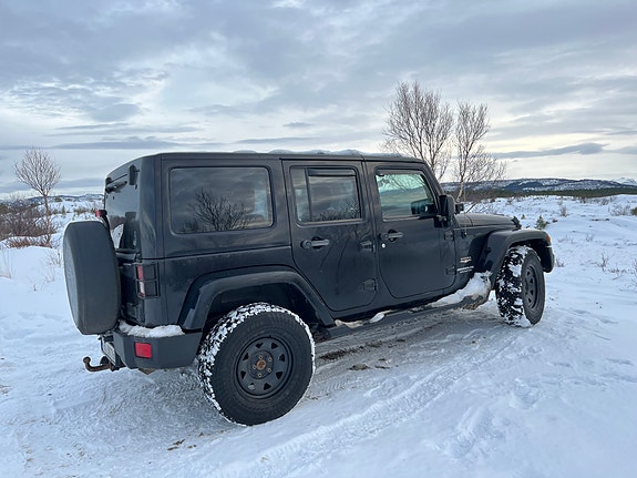 Jeep Wrangler 4 of 5