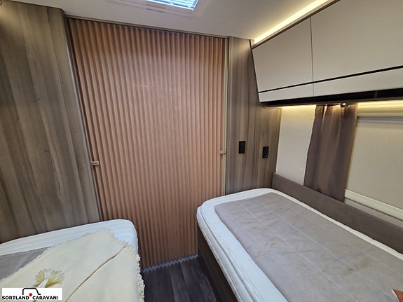 KABE ESTATE 560 GLE  KS 28 of 30