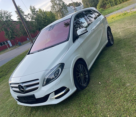 Mercedes-Benz B250 5 of 5