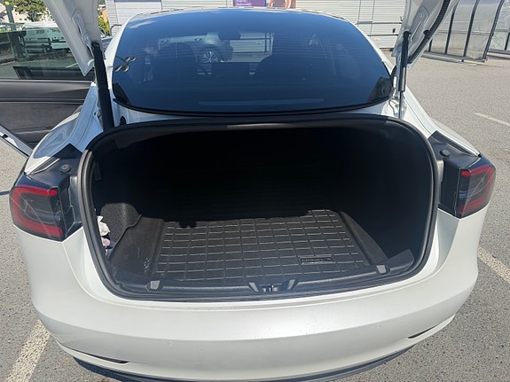 Tesla Model 3 5 of 5
