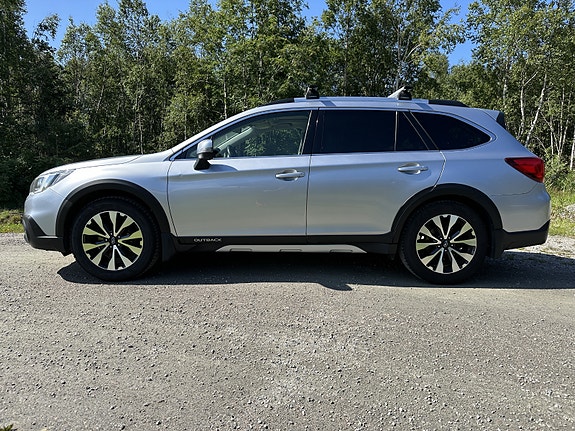 Subaru Outback 2 of 5