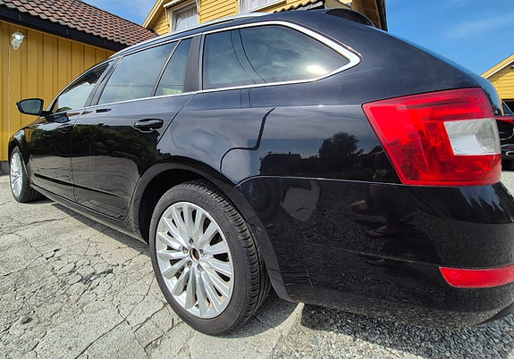 Skoda Octavia 3 of 5