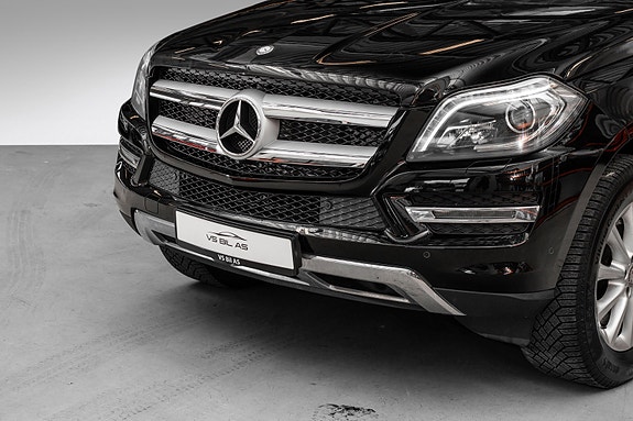 Mercedes-Benz GL350 3 of 5
