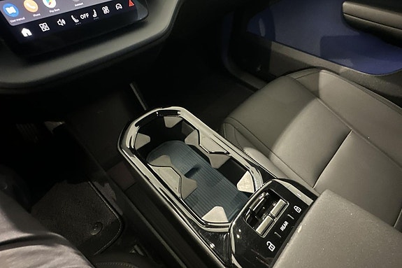 Volvo EX30 13 of 20