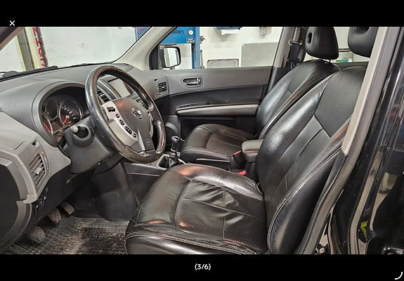Nissan X-Trail 3 of 6
