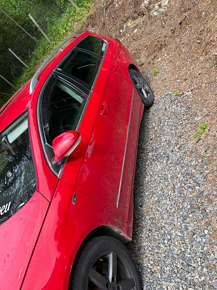 Volkswagen Passat 2 of 5