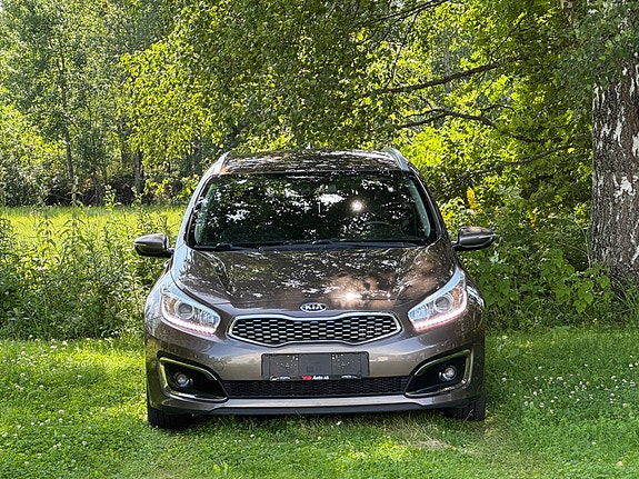 Kia Ceed 3 of 5