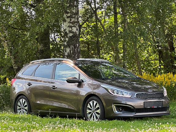 Kia Ceed 2 of 5