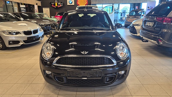 MINI Cooper S 3 of 5
