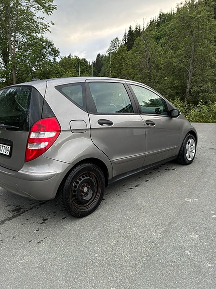 Mercedes-Benz A150 4 of 5