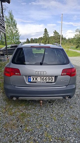 Audi A6 allroad 2 of 3