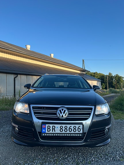 Volkswagen Passat 2 of 5