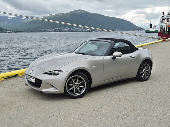 Mazda MX-5 2 of 5