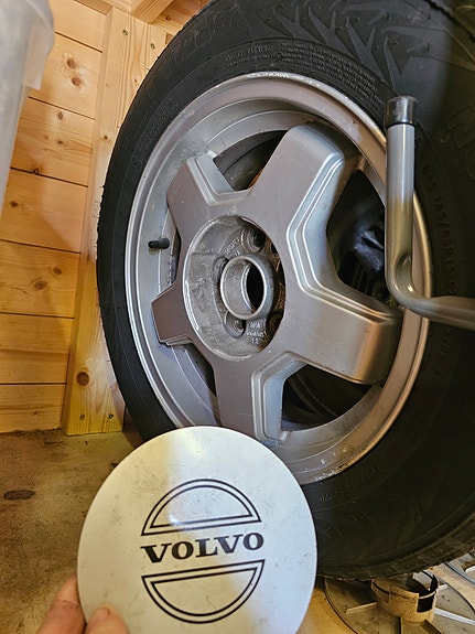 Volvo 240 23 of 25