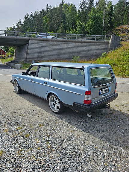 Volvo 240 7 of 25