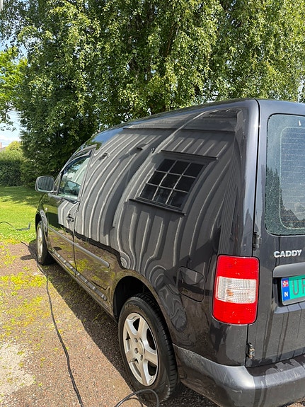 Volkswagen Caddy 2 of 5
