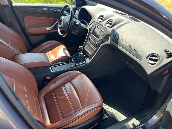 Ford Mondeo 14 of 29