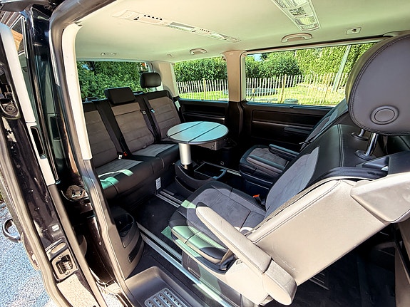 Volkswagen Multivan 12 of 12