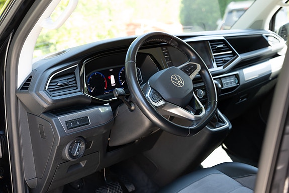 Volkswagen Multivan 5 of 12