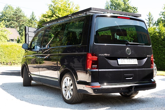 Volkswagen Multivan 4 of 12