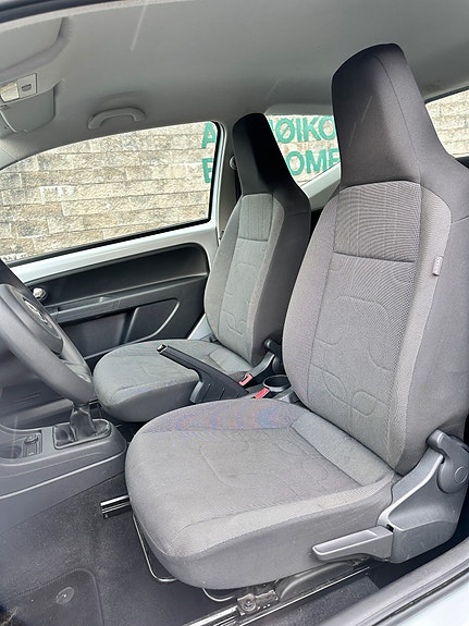Volkswagen UP! 10 of 30