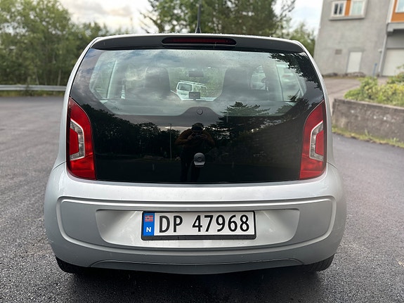 Volkswagen UP! 4 of 30