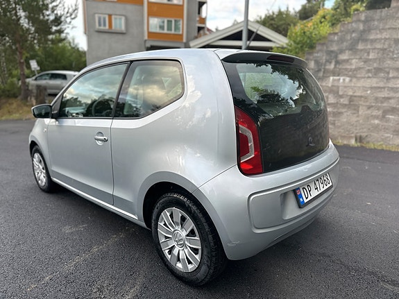 Volkswagen UP! 3 of 30