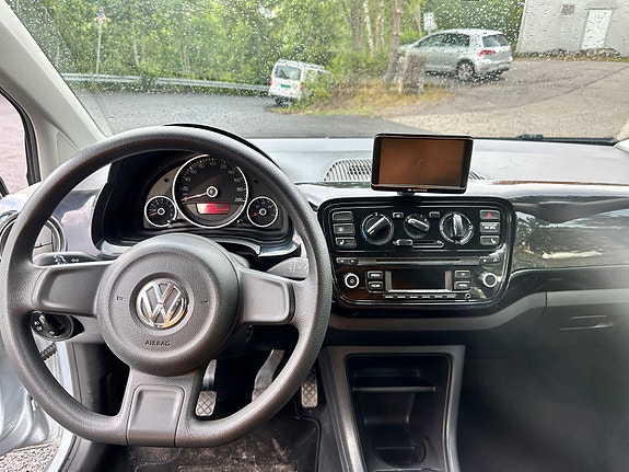 Volkswagen UP! 18 of 30