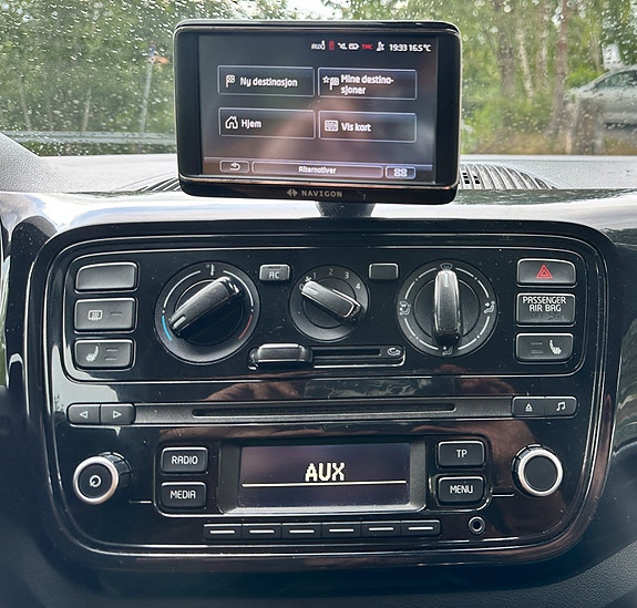 Volkswagen UP! 22 of 30