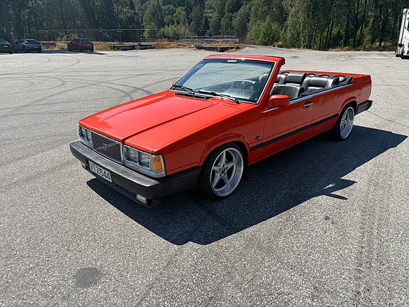 Volvo 740 2 of 5