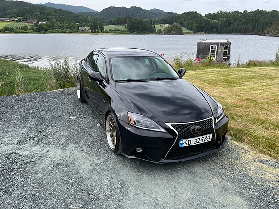 Lexus IS250 3 of 21