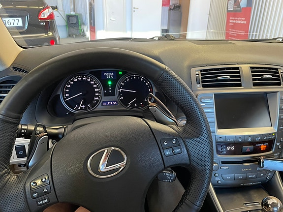 Lexus IS250 15 of 21
