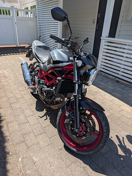 Suzuki SV 650 2 of 5