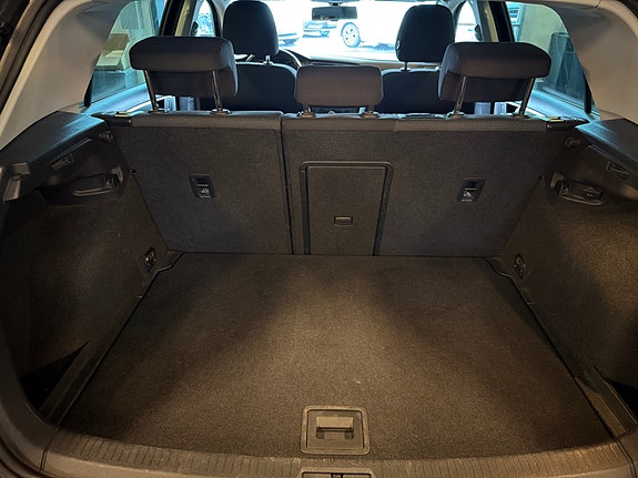 Volkswagen Golf VII 8 of 9