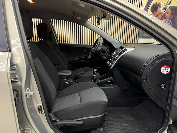 Kia Ceed 17 of 30