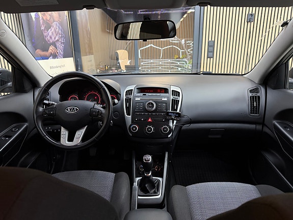 Kia Ceed 19 of 30