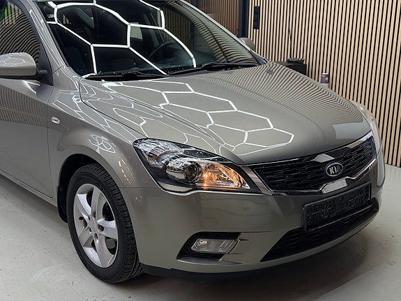 Kia Ceed 3 of 30