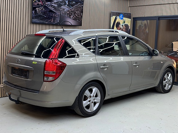 Kia Ceed 8 of 30