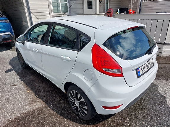 Ford Fiesta 4 of 5