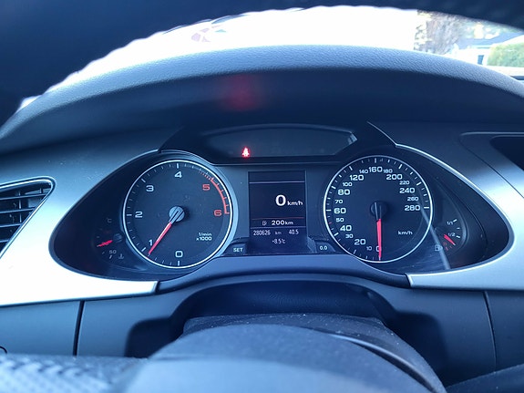 Audi A4 4 of 17