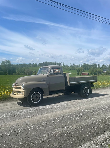 Chevrolet 4 of 5
